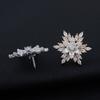 Elegante Schneeflocken Zirkonia Brosche für Damen: Luxuriöse Anstecknadel für Anzüge und Hemden