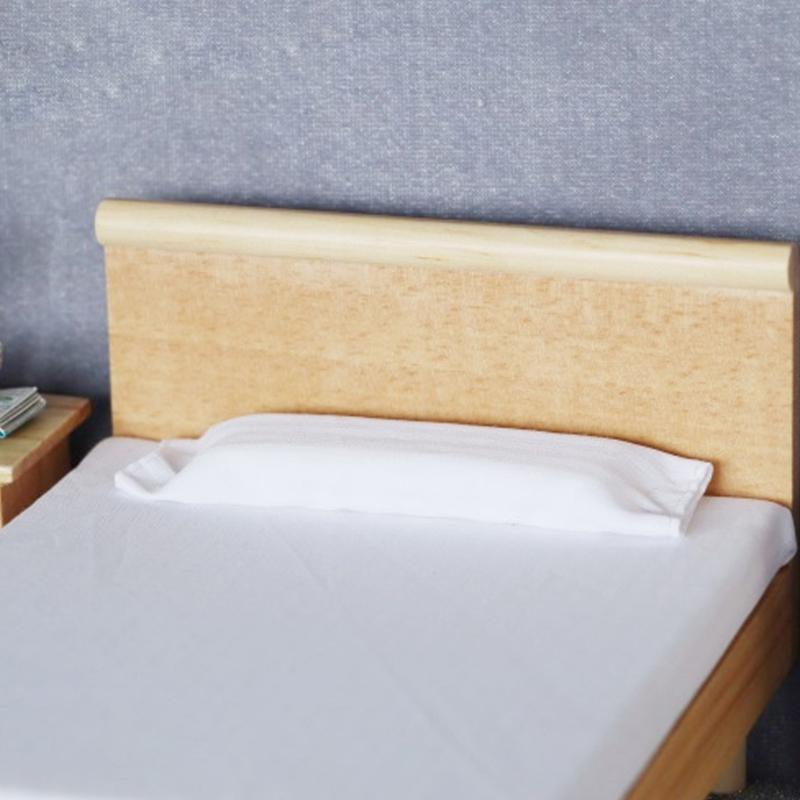 High Quality Wooden Bed Model House Double Bed 1:12 Scale Mini Bedroom Accessory