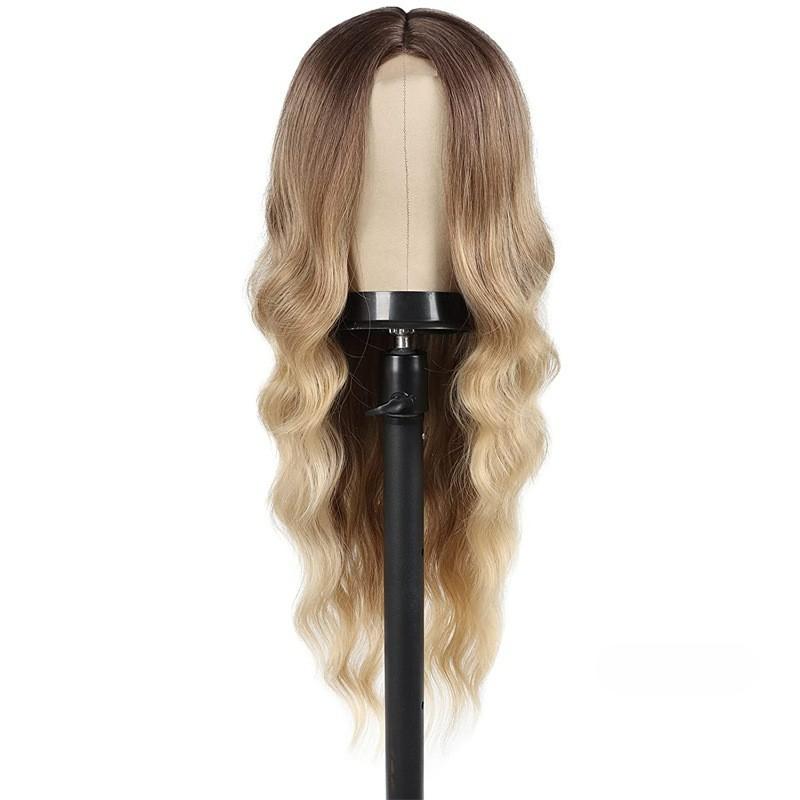 Dámské přechodové barvy, velké vlny, dlouhé kudrnaté vlasy