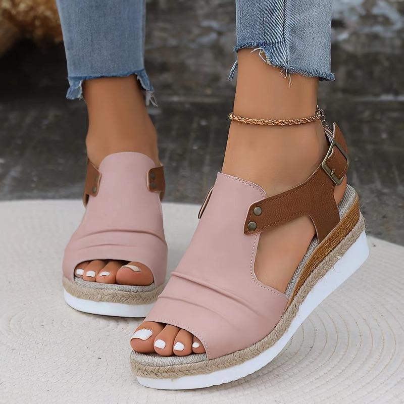 Plus-size Platform Sandals for Women, New Summer Style, European and American Retro Wedge Heel Peep Toe Sandals for Women To Wear Outdoors.