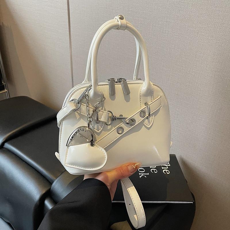 2025 Spring and Summer New Locomotive Style Portable Shell Bag Women's Fashion Versatile Commuter Messenger Bag Bag