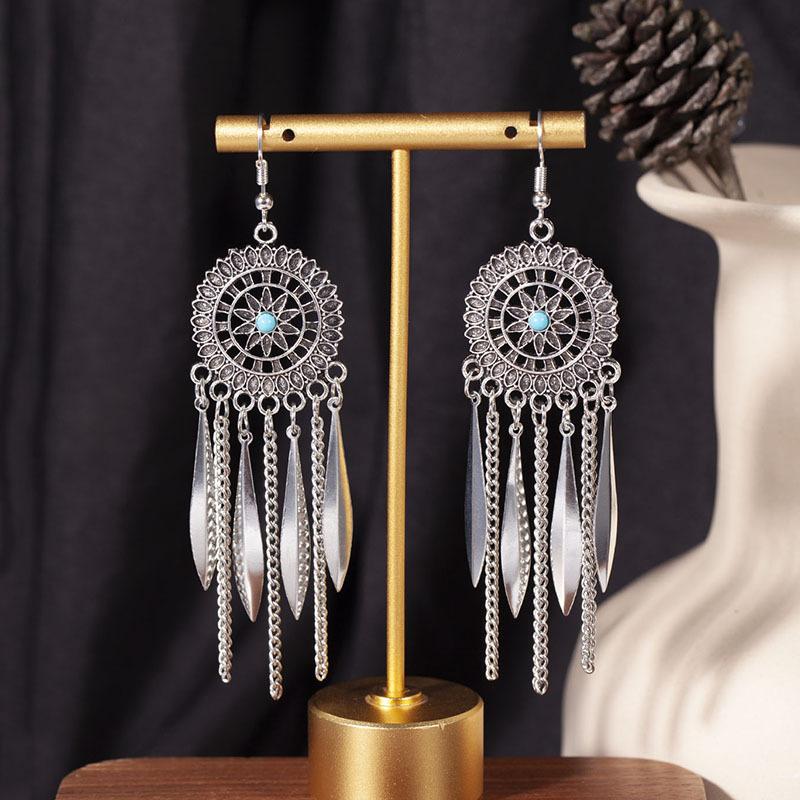 European, American and Bohemian Hollow Bead Fringed Earrings, High-end Retro Ethnic Style Earrings, Fashionable Long Earrings.
