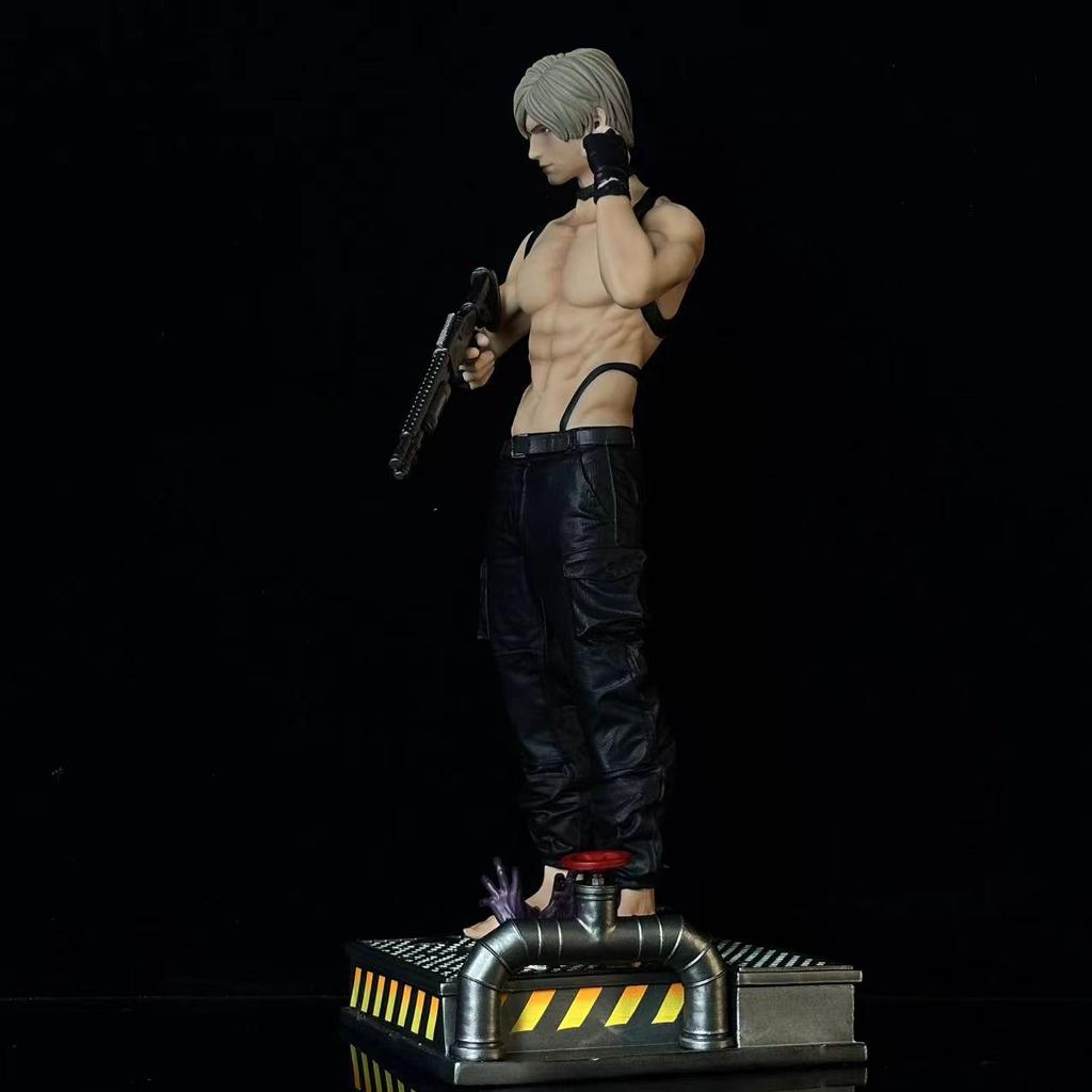 32Cm Hot Game Movie Leon 3Rd Generation Gk Action Figures Anime Model Trendy Collectible Toy Desktop Decoration Statue Ornament