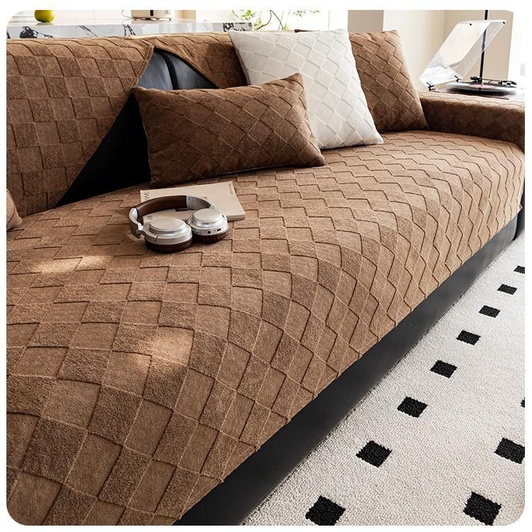 

Premium Plaid Sofa Cover with Soft Fabric and Solid Color Anti Slip Pad Suitable for Protecting and Decorating Living Room Sofas 70X70cm