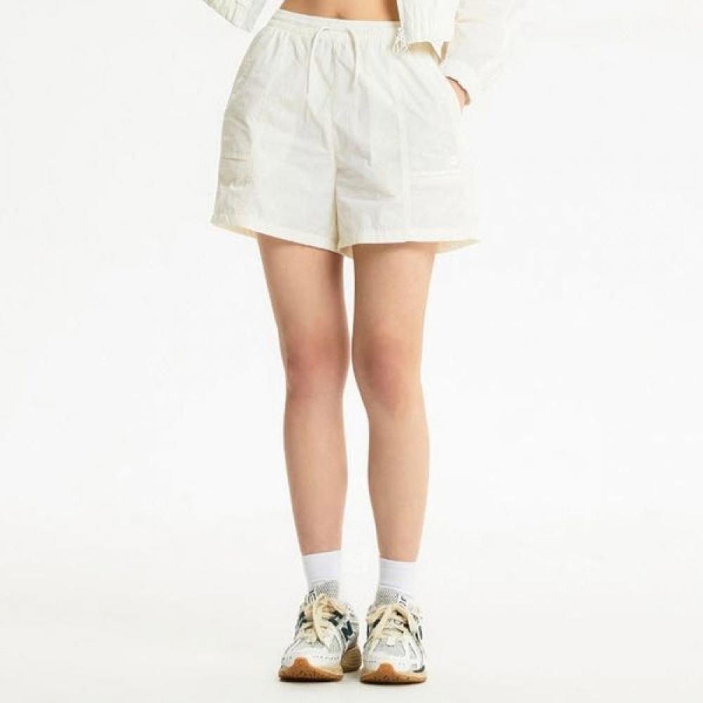 

NeW Balance Club W lightWeight 4 Part Woven Shorts nbnve2W422 64 cream/75