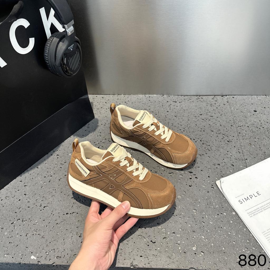 Leather inner height increase German training shoes women's 2025 new ins super fire platform versatile Forrest Gump shoes casual sports board shoes
