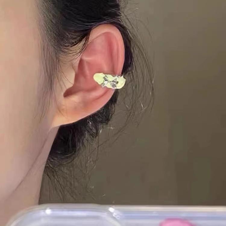 

4pcs Fashion Y2K Colorful Dropping Glaze No Piercing Ear Cuff Earrings Sweet Zircon Hoop Ear Clip Earring Girls Women Jewelry белый