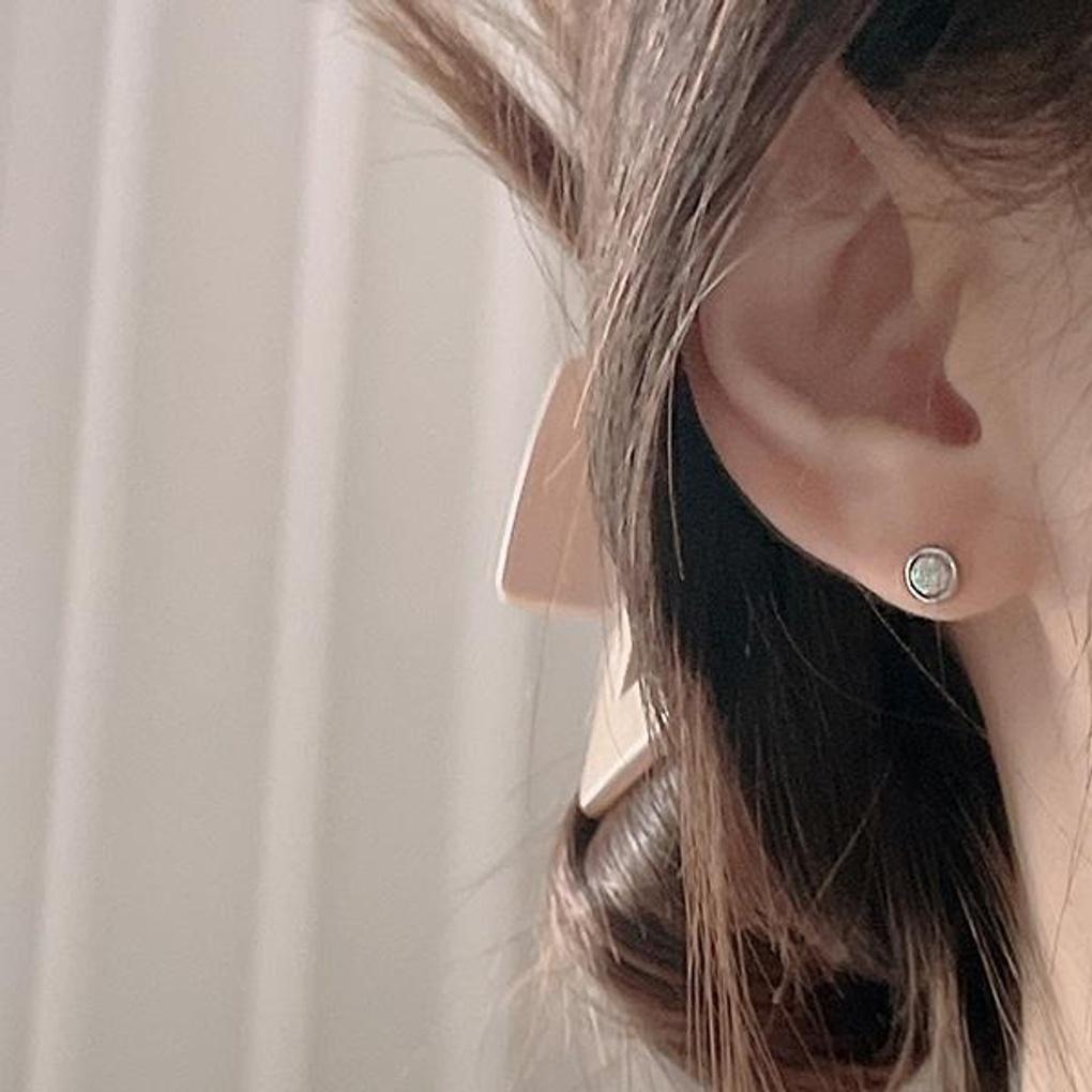 Women's Eternal Opal Round Piercing Earrings (2 Colors)