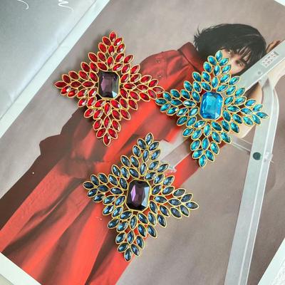 Vintage Mittlere Top-Marke Strass-Kreuz Broschen Anstecknadeln Für Damen Herren Palast Retro Kristall Luxus Abzeichen Zubehör Schmuck