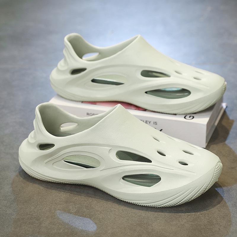 Men's Breathable Tech-Inspired Non-Slip Clog Sandals for Outdoor Sports and Beach Activities
