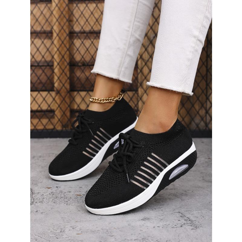 New Summer Casual Sports Shoes 2025 Fly Knit Women's Thick Sole Heightened Lightweight Plus Size Women's Shoes
