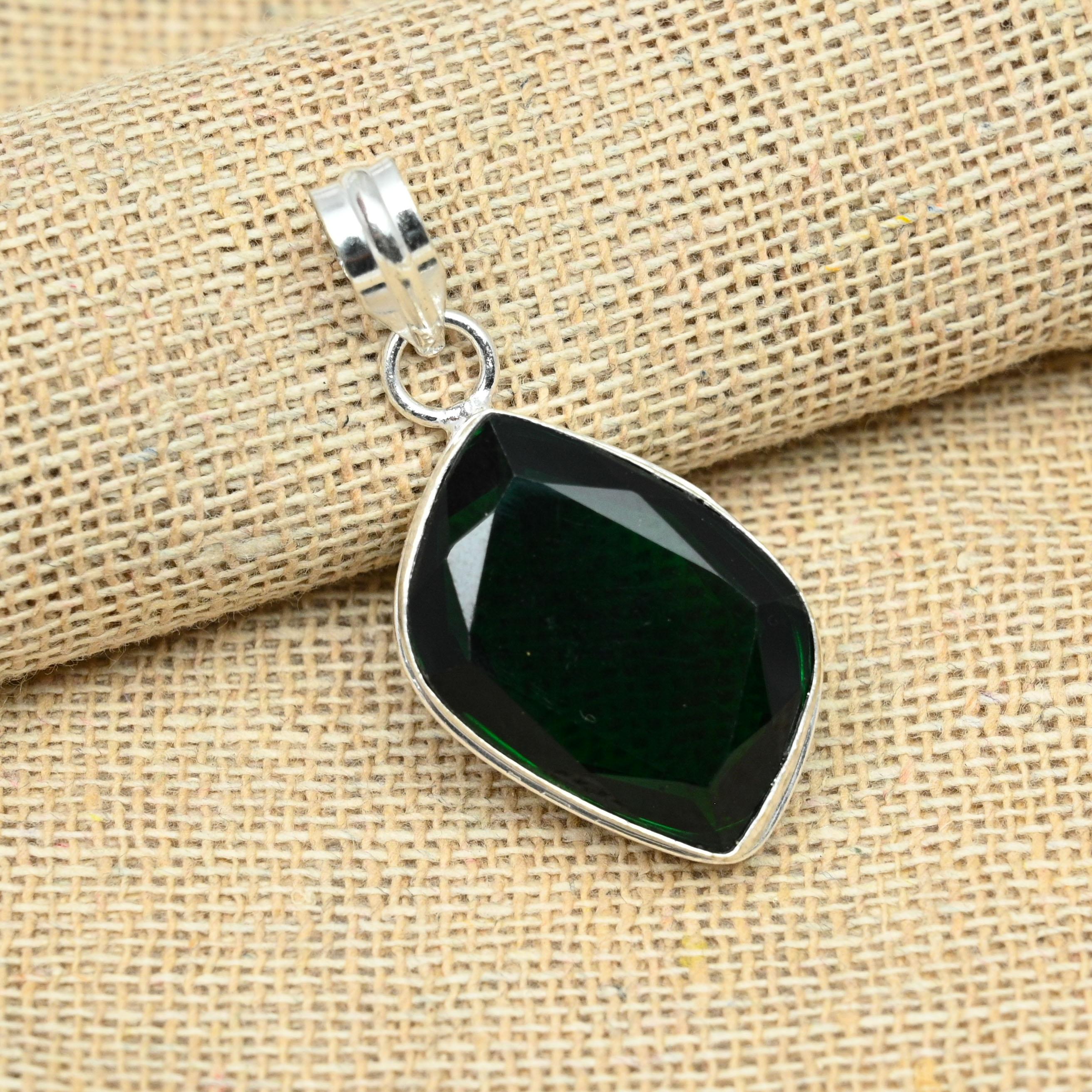 

Твердые стерлингового серебра 925 пробы хромированный диопсид драгоценный камень ручной работы очаровательный кулон ювелирные изделия 1.77 Inches зелёный