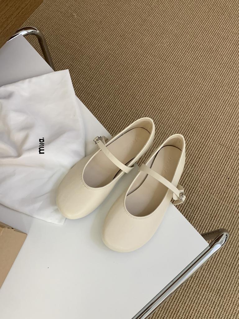 2025 Spring New Korean Version Mary Jane Shoes Women's Retro Shoes Niche Design Flat Bottom One-word Buckle Shallow Mouth Single Shoes