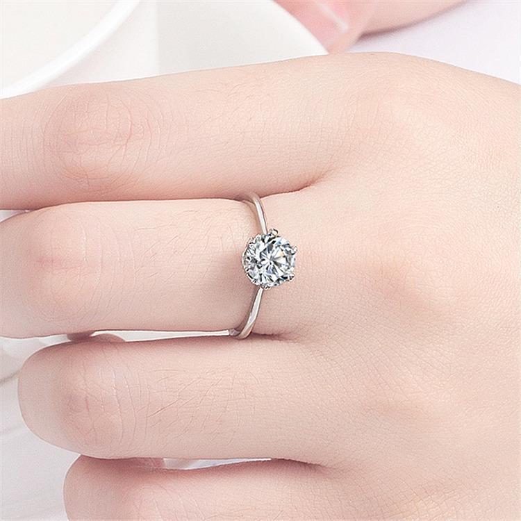 Korean Snowflake Heart-Shaped Simulated Diamond Ring for Weddings – 1 Carat, Six-Prong Design