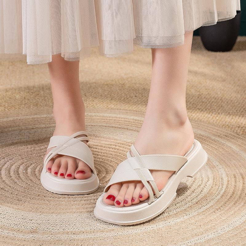 2026 New Line Women's Shoes Summer Wear Women's Slippers Non-slip Beach Flat Sandals