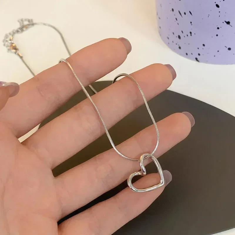 Hollow Heart Pendant Necklace Tiny Silver Color Clavicle Snake Chain Collar for Women Friendship Jewelry