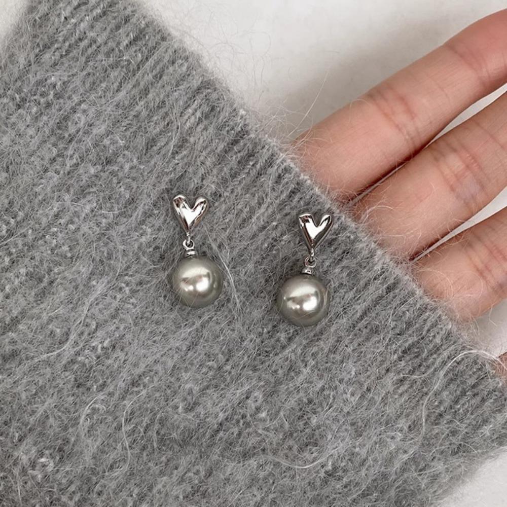 Charm Gray Pearl Pendant Earrings for Women Retro Temperament Heart Stud Earrings Korean Fashion Jewelry Accessories Girls Gift