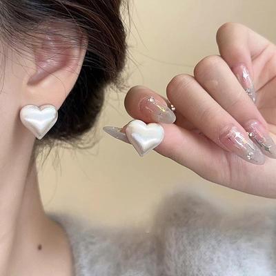 Elegante Hart Stud Oorbellen voor Dames - Modieus, Veelzijdig, Trendy Ontwerp Geïnspireerd door Internet Beroemdheden