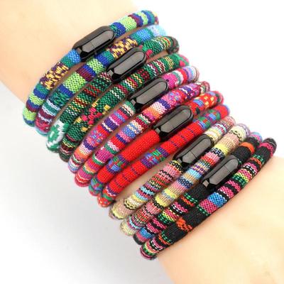 Herren Armband mit magnetischem Verschluss aus ethnischem Stoff - In verschiedenen Farben erhältlich