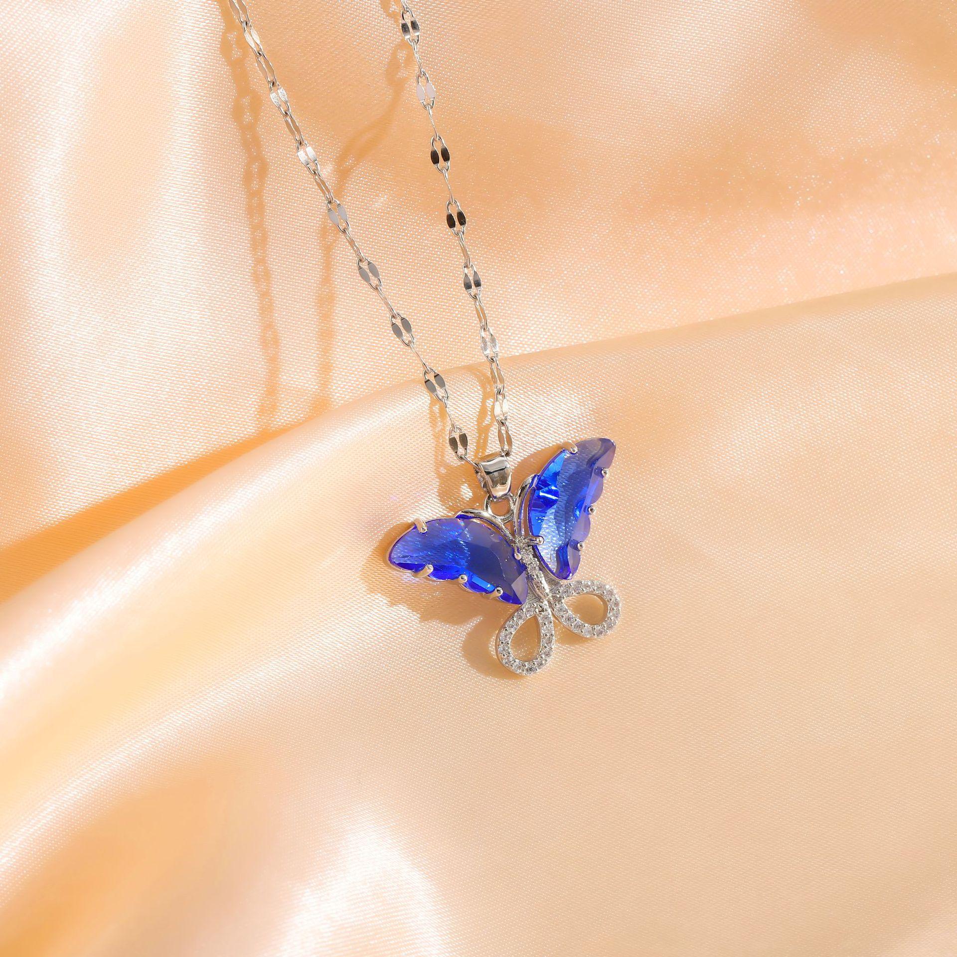 Dreamy Zirconium Inlaid Butterfly Pendant Necklace with Titanium Steel Clasp сапфировый