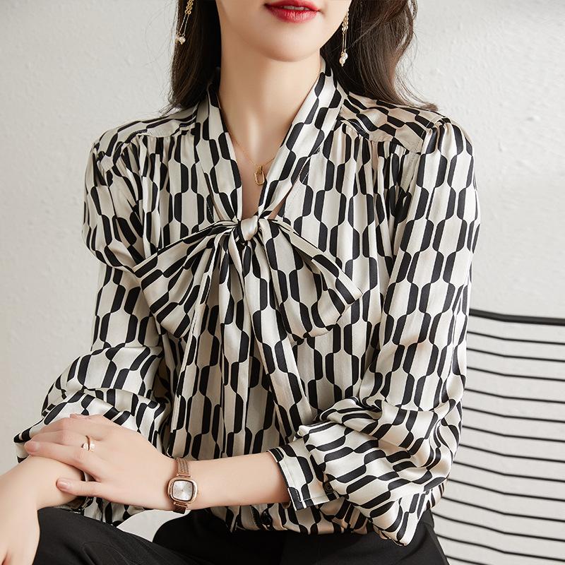 Elegant Ladies Shirts Black and White Printed Blouse Female Spring V-neck Ribbon Design Sense Niche Temperament Long-sleeved Shirt Female Clothes