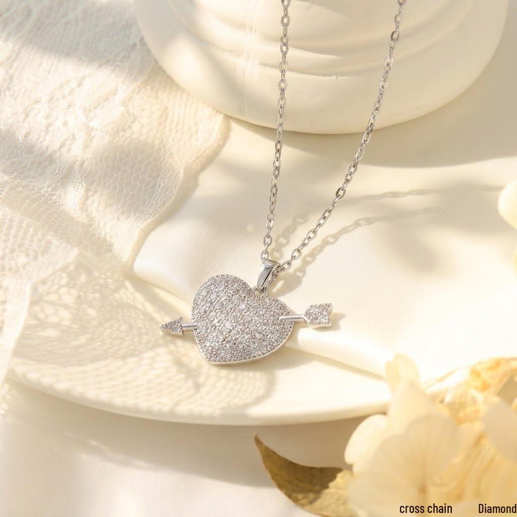 Rhinestone Inlaid Heart Pendant Necklace in Light Luxury Style for Women