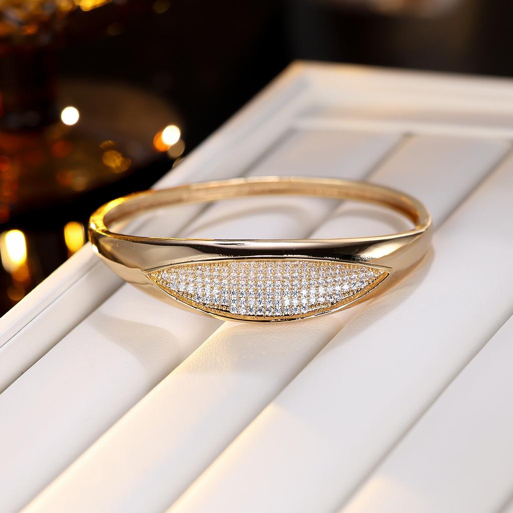 Light and Luxurious Women's Fashionable and Simple Zircon High-end Style Versatile Jewelry Bracelet