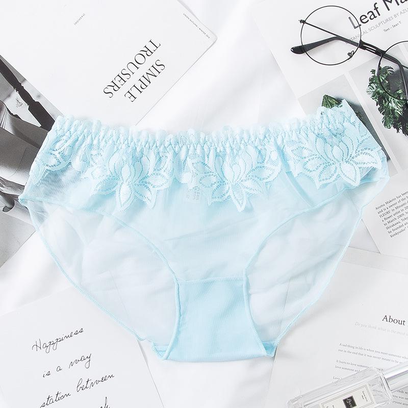 Women's Low-Waist Lace Hip-Lifting Panties with Pure Cotton Crotch