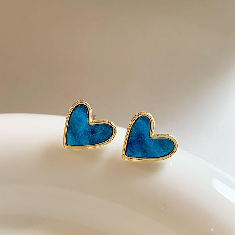 

Accessible Luxury Women Retro Blue 925 Sterling Silver Hot-Selling Earrings Blue Heart Stud Earrings
