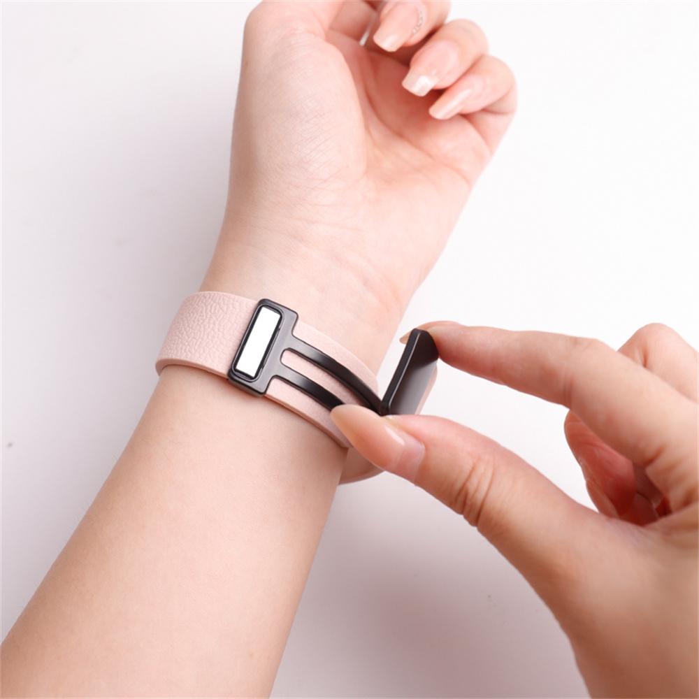 22mm Magnetic Silicone Band for Huawei Watch GT 5 46mm/GT 5 Pro 46mm/Samsung Galaxy Watch3 45mm Litchi Texture Watch Strap