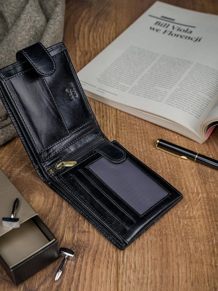 Classic men's leather wallet with RFID closure - Rovicky