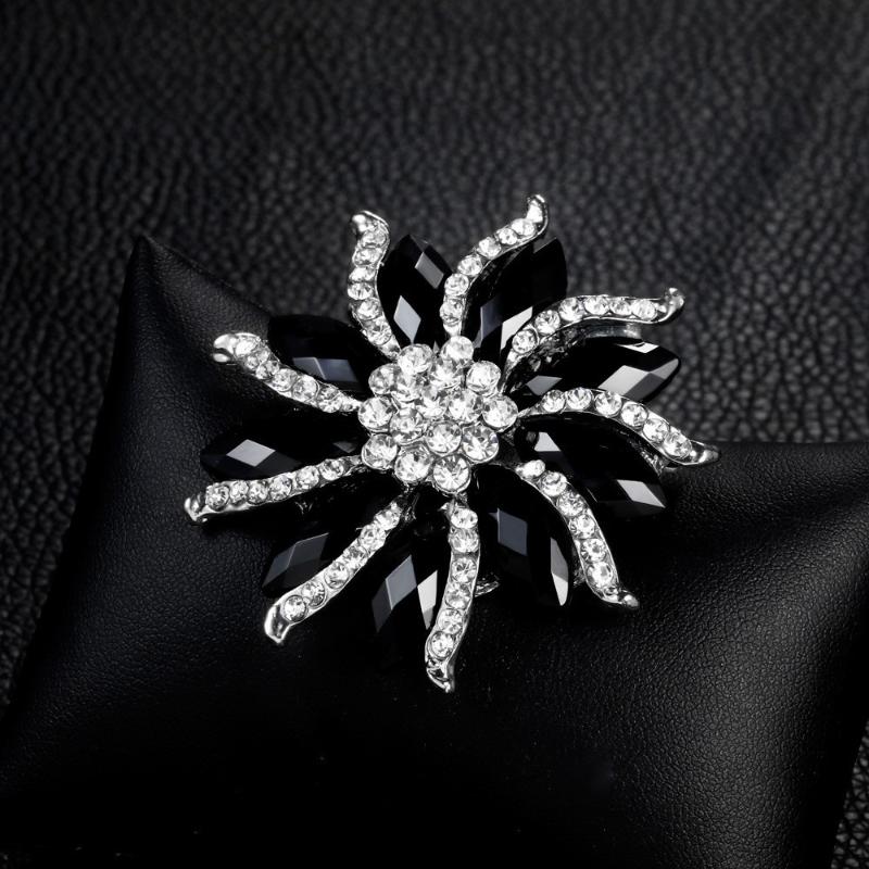 Elegant Rhinestone Flower Brooches for Women Fashion Clothing Pins Party Jewelry Accessory Gift