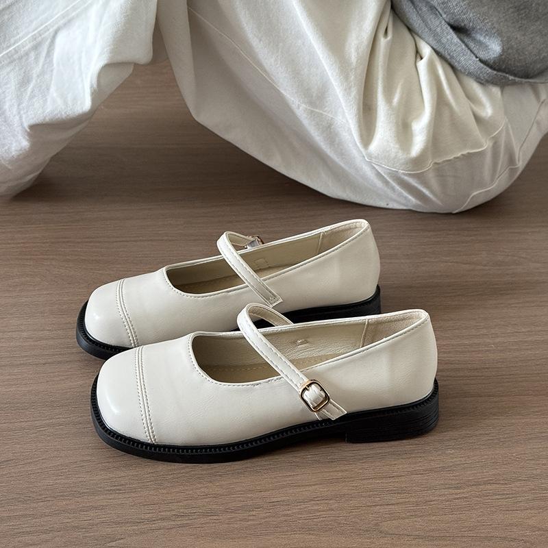 

French gentle flat-bottomed silver small leather shoes female 2025 new spring and summer fairy style skirt soft-soled Mary Jane single shoes 40 бежевый