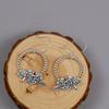 Hohles Kreis-Design mit Blumendekor, synthetische Edelsteine, eingelegte baumelnde Ohrringe, Retro-Böhmischer Stil, zartes weibliches Geschenk