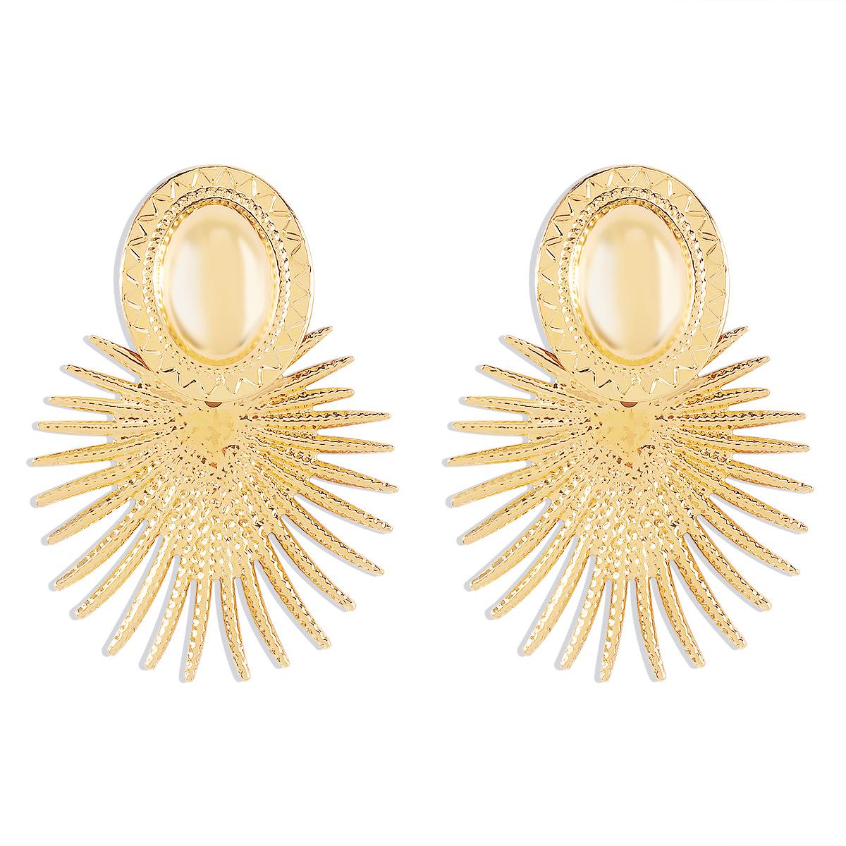 

Личность Золотой медный цвет Сплав Большие висячие серьги Женские Уличная фотосессия Мода Преувеличенные ушные циркониевые аксессуары