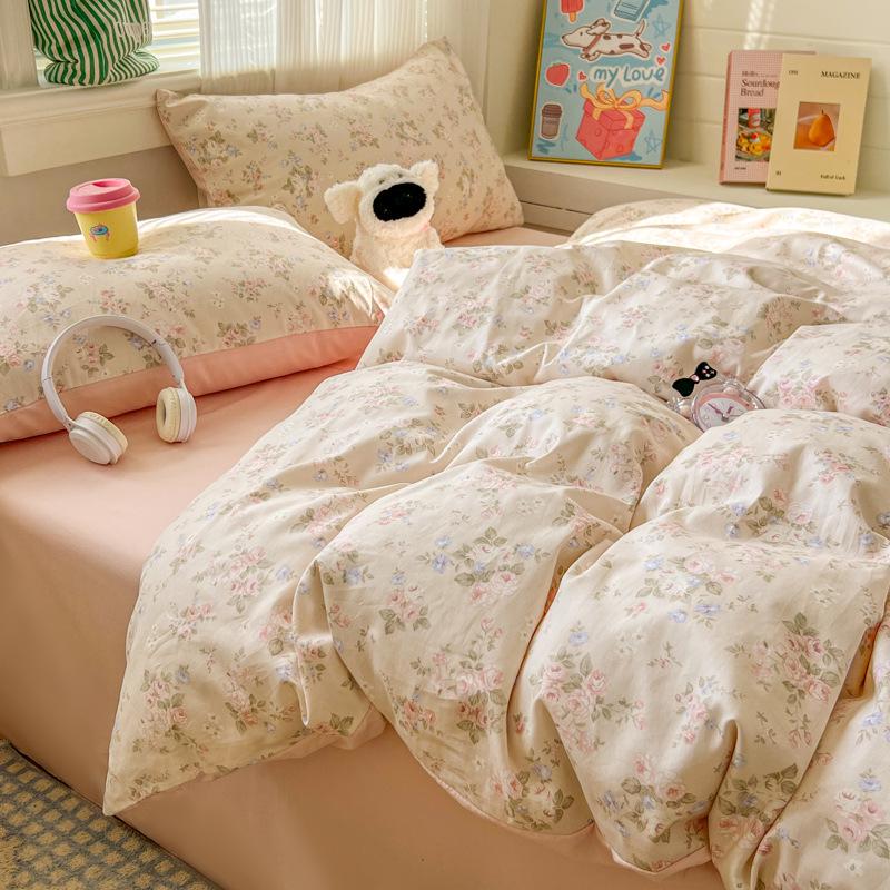 Cotton Four-Piece Bedding Set - Student Dormitory Version A: 100% Xinjiang Cotton, Version B: Traditional Water-Washed Sheets & Duvet Covers.