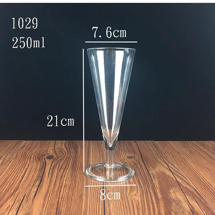 Transparente Acryl-Cocktailgläser - Martini, Margarita, Dreieckig, Hoher Stiel, Bar- & KTV-Stile