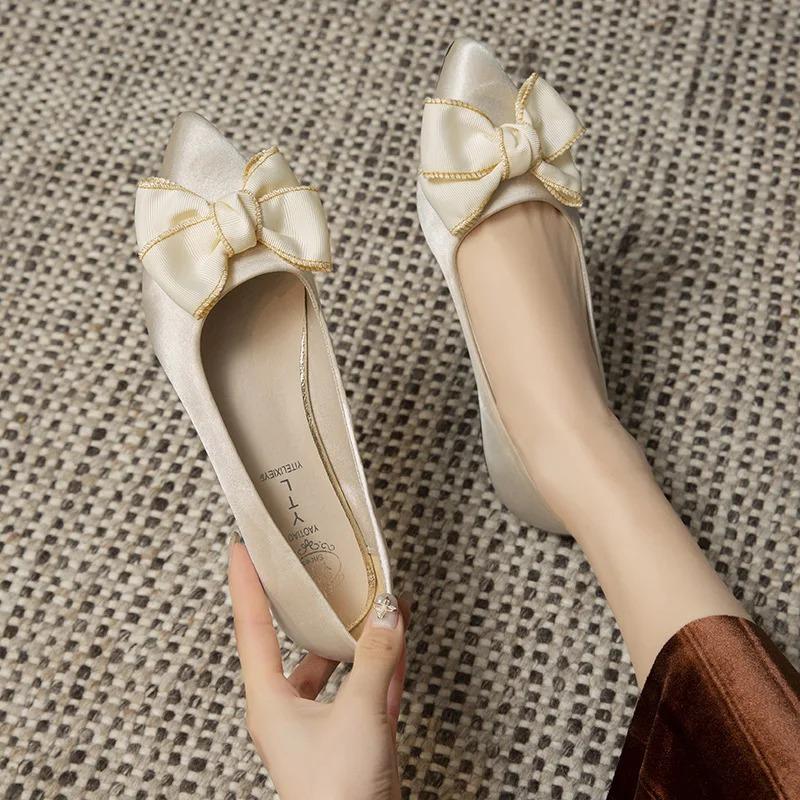 Fashion Bow-Knot Shoes Woman 2024 Shallow Mouth Casual Female Sneakers Flats Pointed Toe Butterfly New Wedding Dress Fabric Rubber