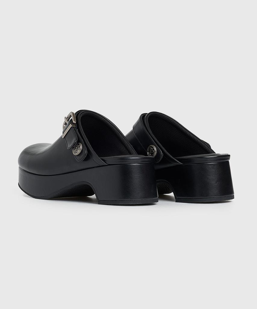 Kissa Roundy Buckle Clogs Black M601306