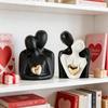 Abstract Hugging Couple Statue Figurine Embracing Decoration Wedding Anniversary Men Women Ceramic Lover Valentine's Day Romantic Gift