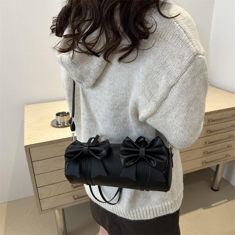 2026 New Model Features Niche High-end Underarm Bag Trendy Bow Design Fashiable Women's Pillow Bag, and A Crossbody Handbag