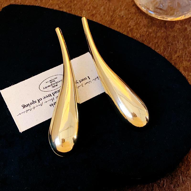 

Steel needle simple irregular water drop earrings European and American personality exaggerated earrings cold wind temperament new earrings