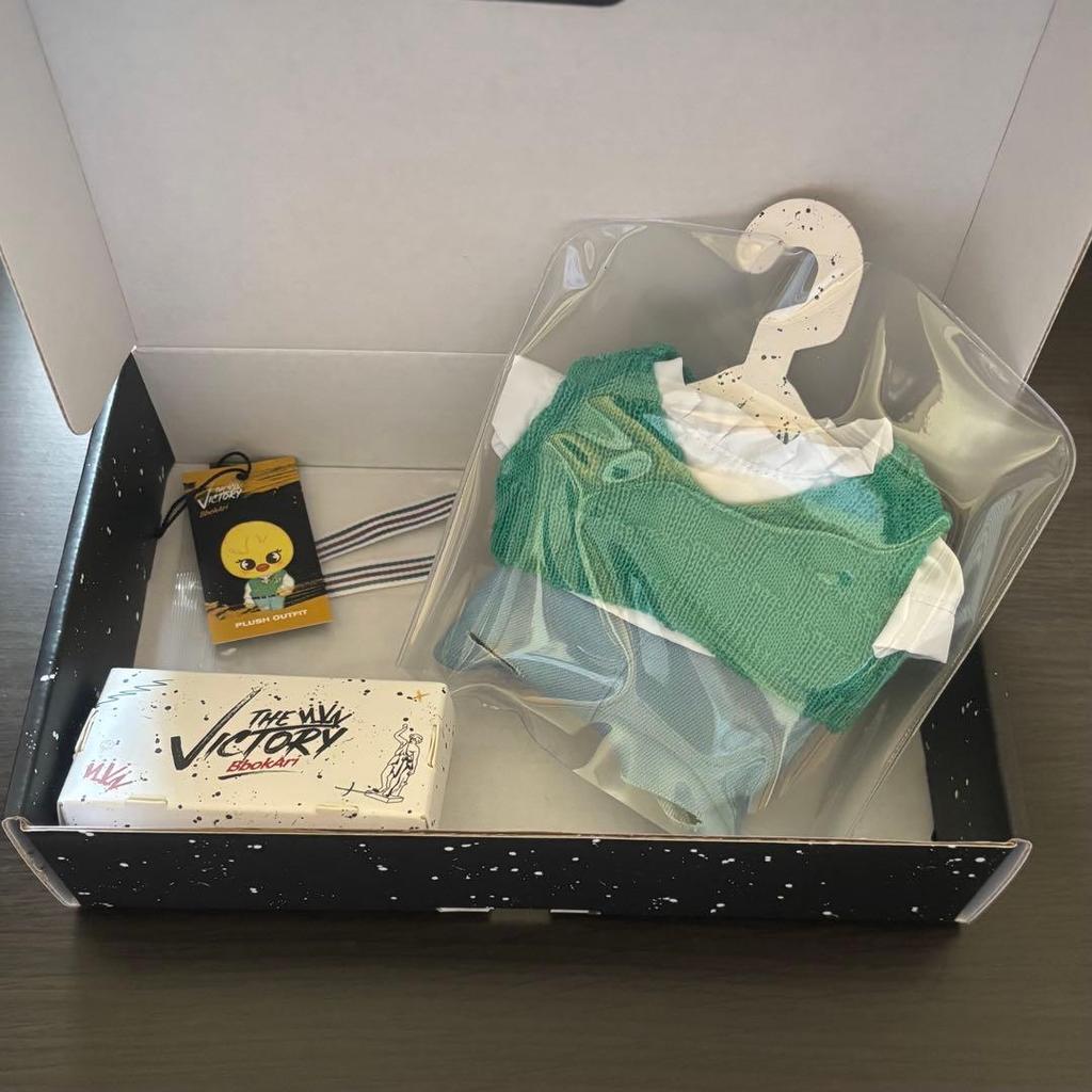 [GEBRAUCHT] SKZOO victory PLÜSCH-OUTFIT BbokAri