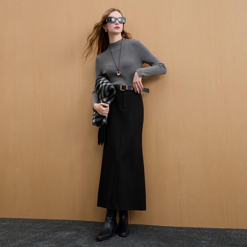 

Элегантная midi-юбка А-силуэта с высокой талией и разрезом S