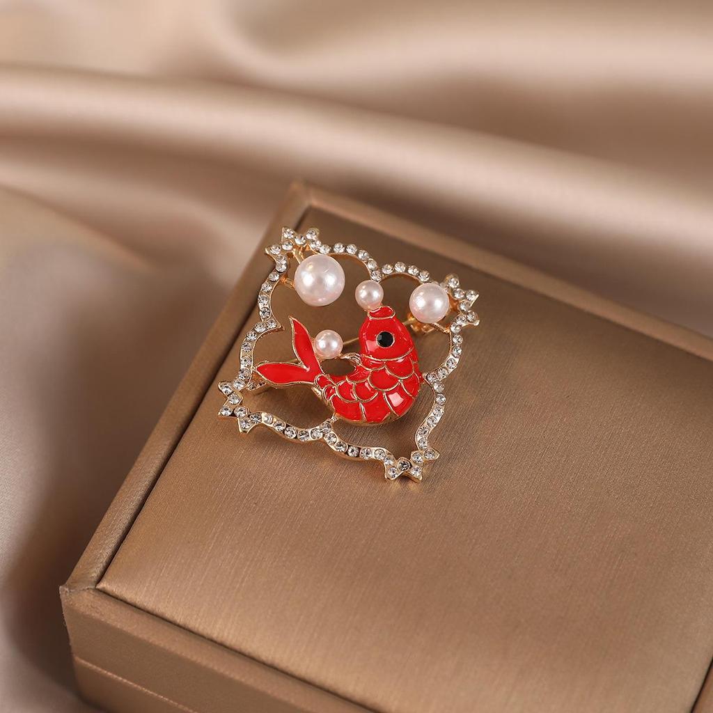 2026 High-End Butterfly Brooch: Elegant Summer Accessory for Shirts and Suits