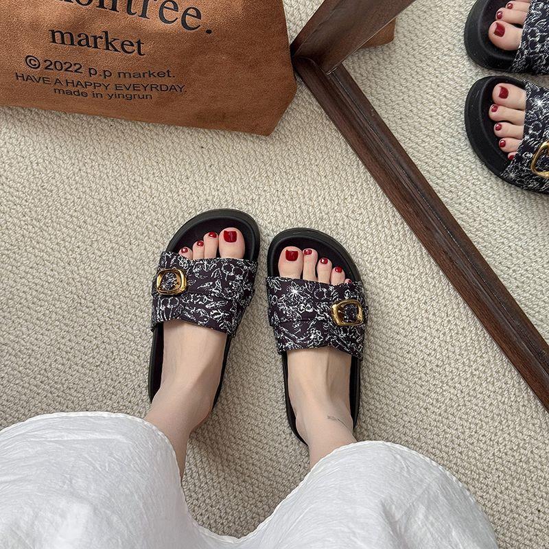 Fashion seaside beach sandals one-word drag 2025 new platform casual cool slippers women's summer wear
