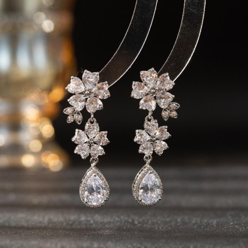 Bridal Stud Earrings Lucky Flower Super Flash Zircon Earrings Wedding Photography Premium Brass Steel Needle Women's Earrings