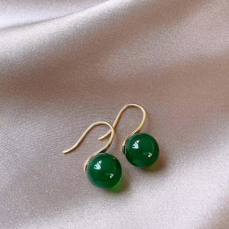 Korean Style S925 Silver Pearl Stud Earrings for Women - Simple, Elegant, and High-End