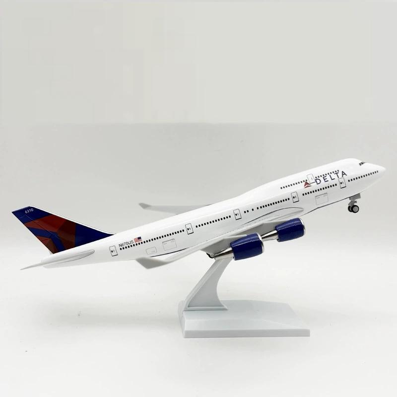 

Декорация самолетов Самолеты масштаба 1/240 B747 Авиакомпания Delta Смола Модель самолета 30 см Литой самолет со стендом на колесах Самолет 30CM