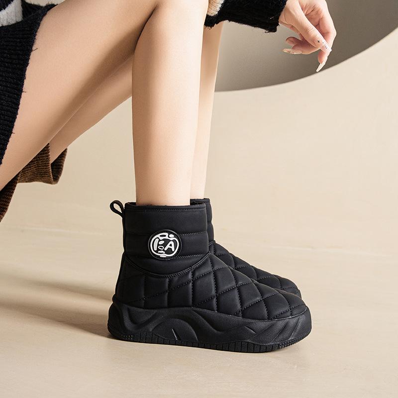 Snow Boots Winter New Thick-soled Velvet Warm Cold Super Fire Bread Shoes Short Boots